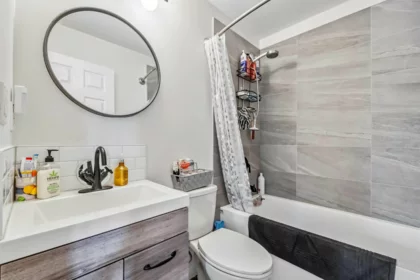Primary Bathroom Photo of 19782 150 Avenue, Pitt Meadows, BC