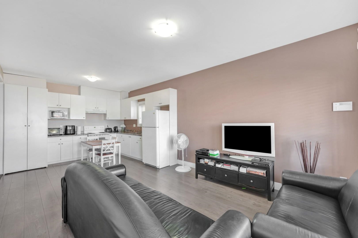 Backyard Photo of 221 Campbell Street, New Westminster, BC