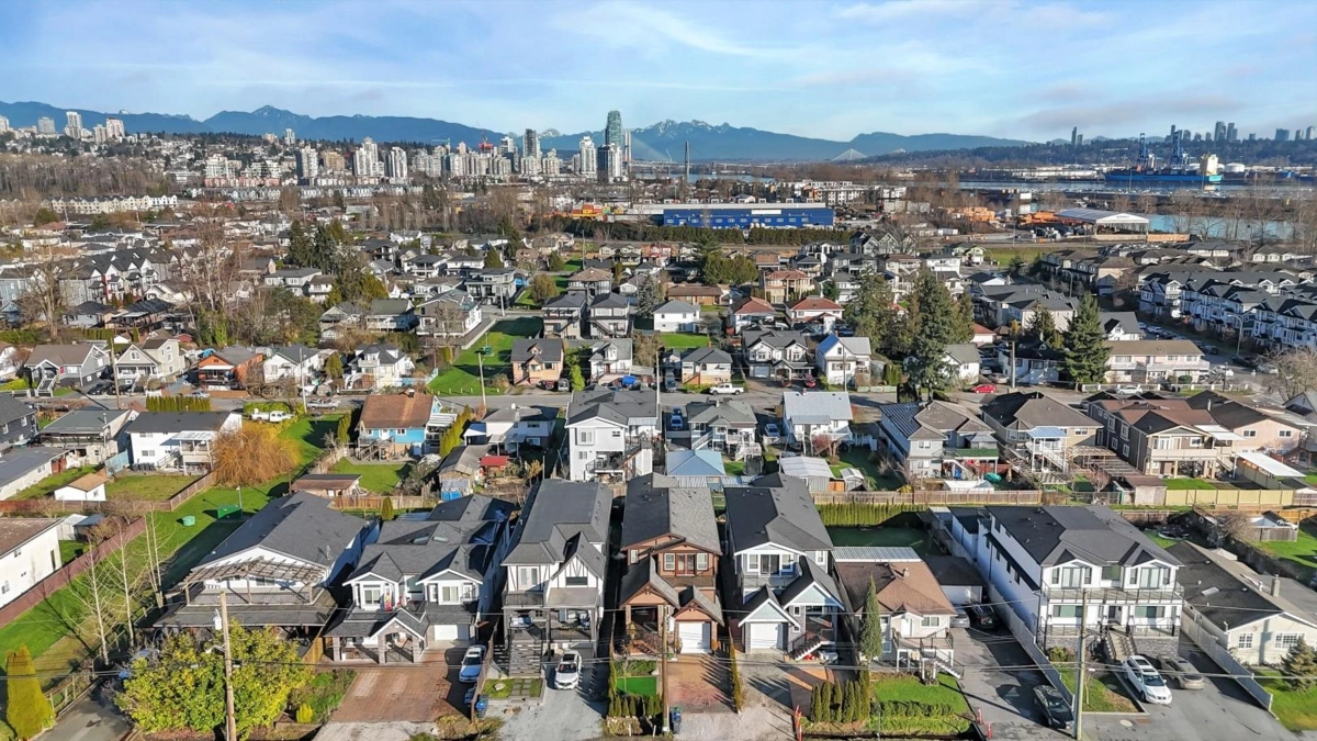 Community Amenities Photo (Clubhouse) of 221 Campbell Street, New Westminster, BC