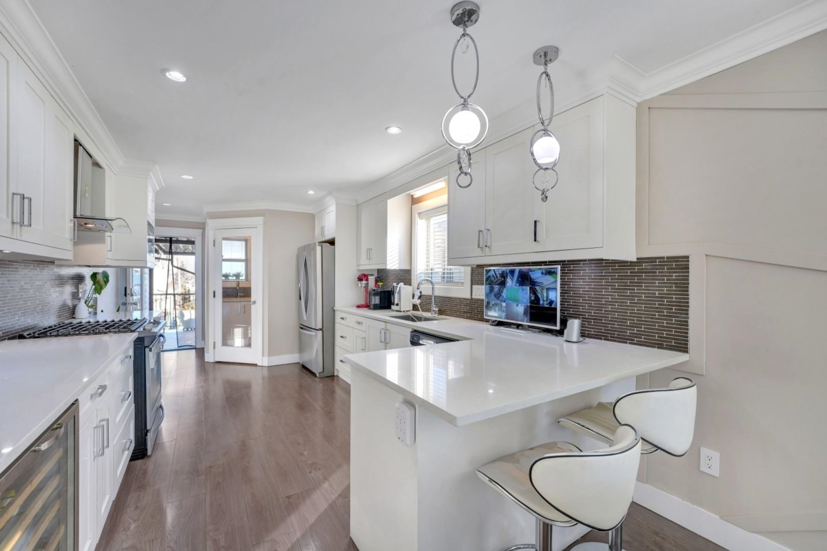 Guest Bathroom Photo of 221 Campbell Street, New Westminster, BC