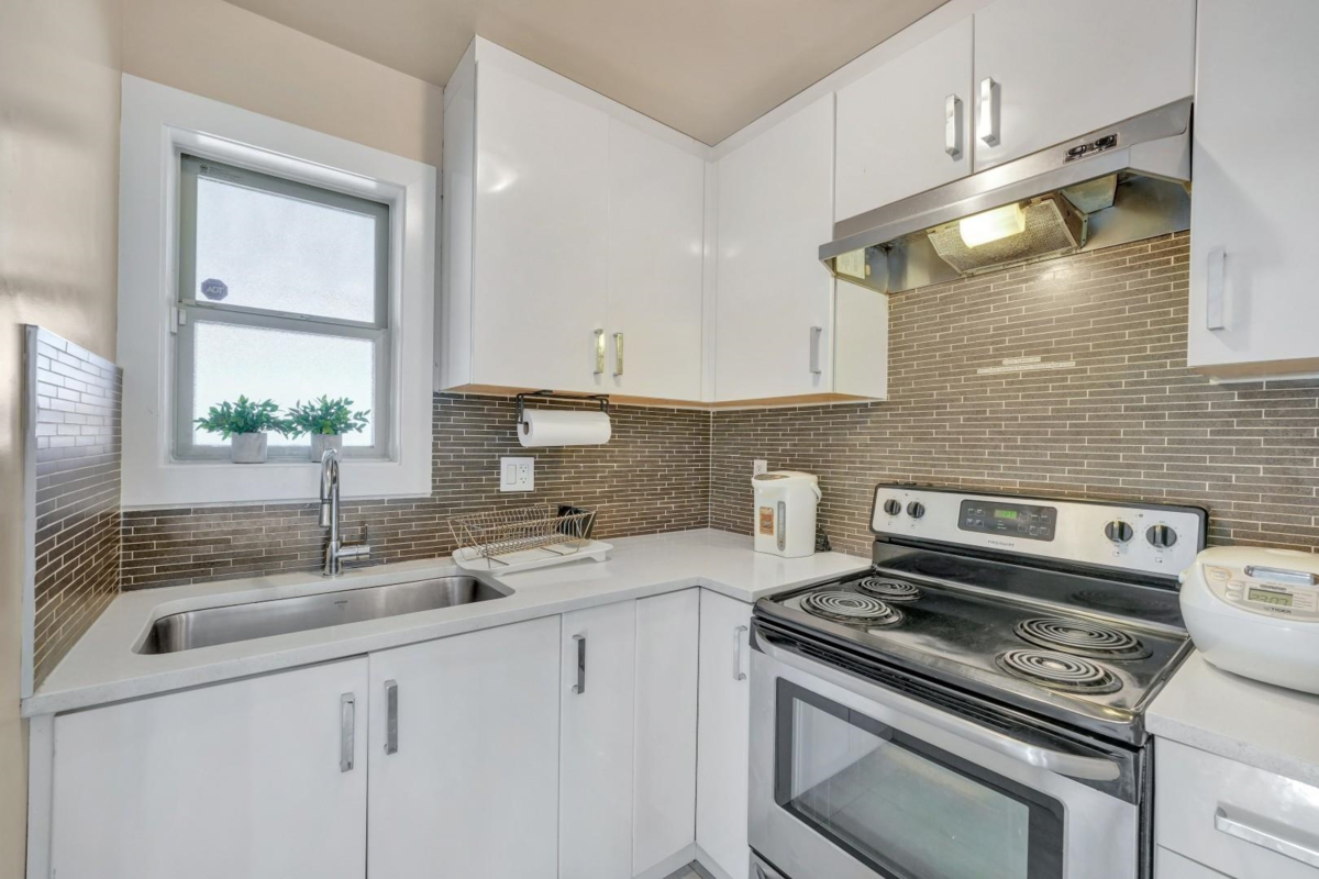 Powder Room Photo of 221 Campbell Street, New Westminster, BC