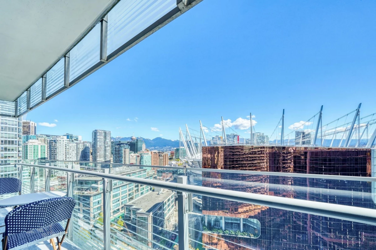 Entry Foyer Photo of 2006 89 Nelson Street, Vancouver, BC