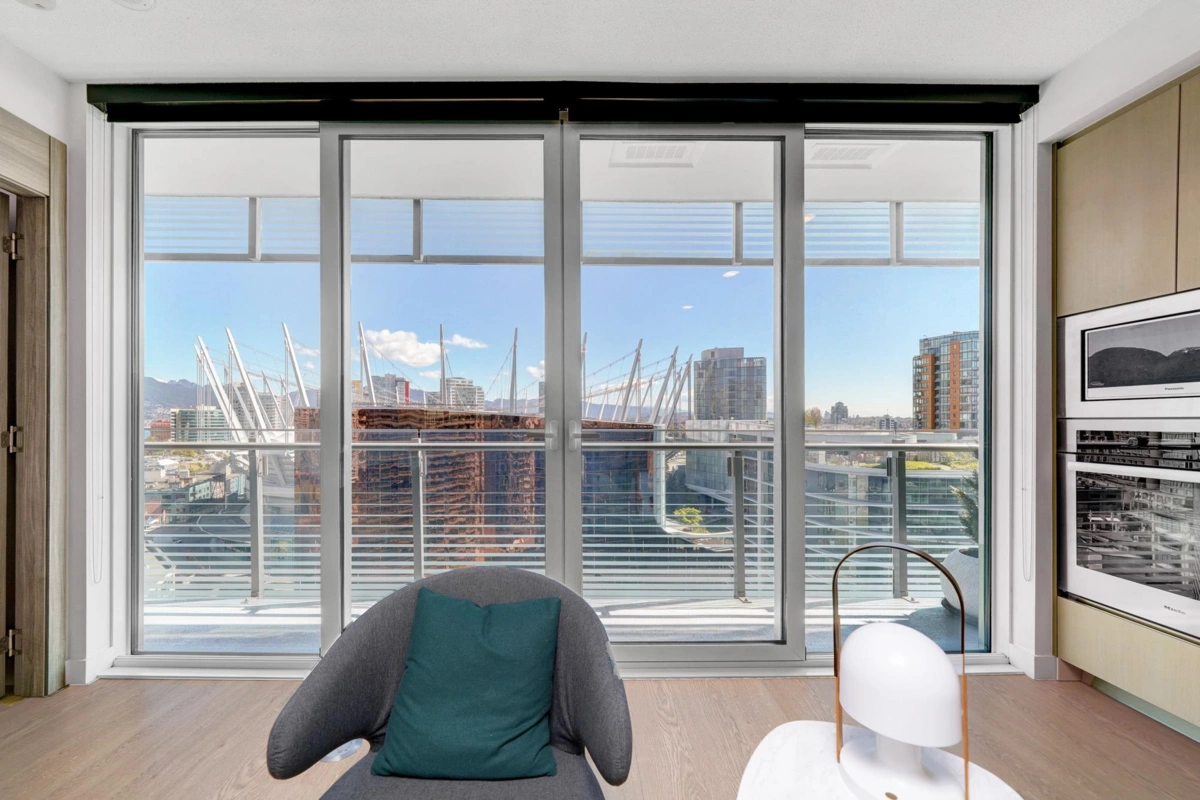 Guest Bathroom Photo of 2006 89 Nelson Street, Vancouver, BC