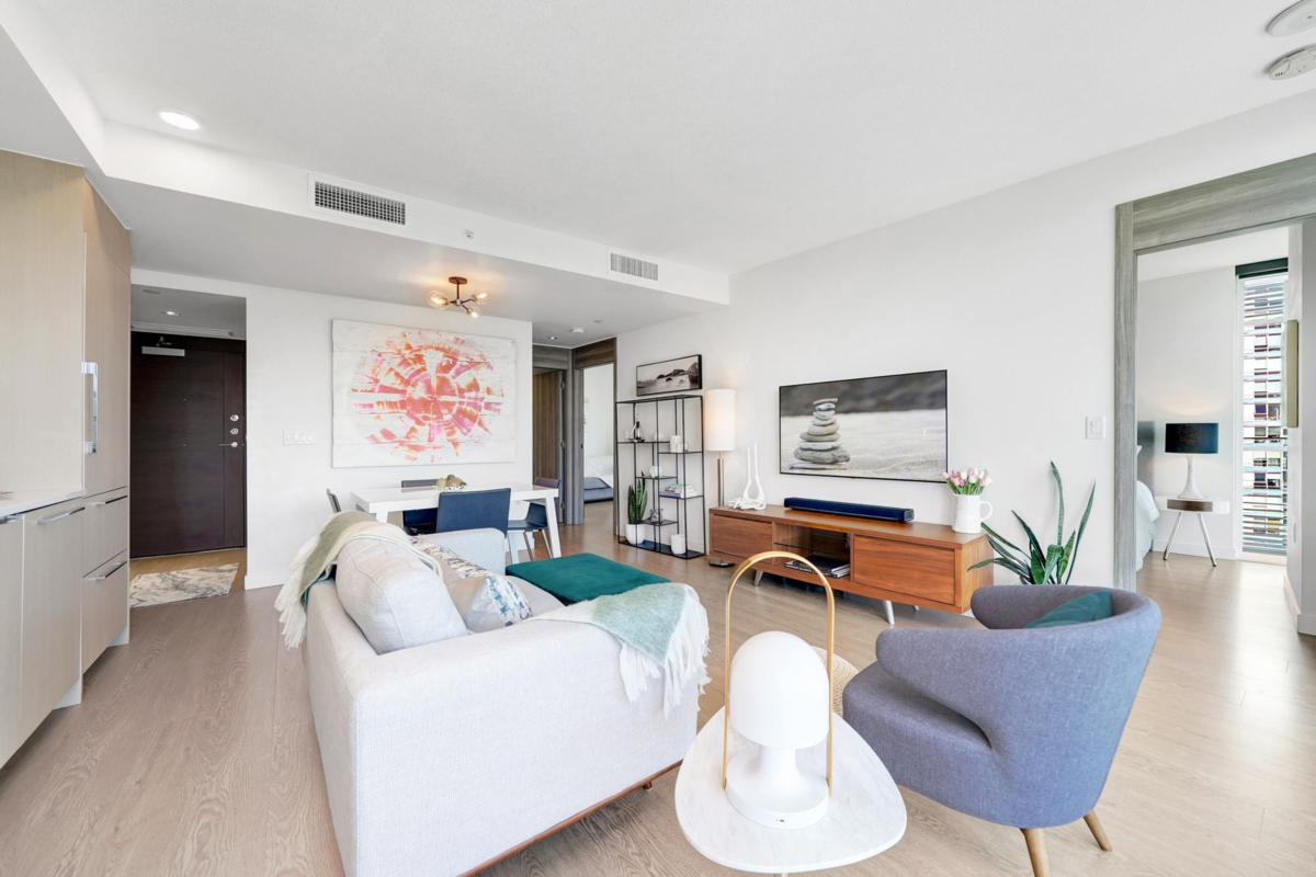 Kitchen Photo of 2006 89 Nelson Street, Vancouver, BC