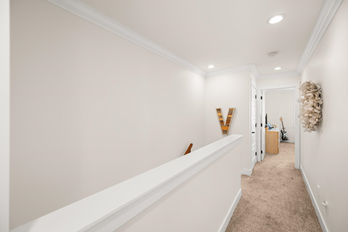 Entry Foyer Photo of 7 17171 2b Avenue, Surrey, BC