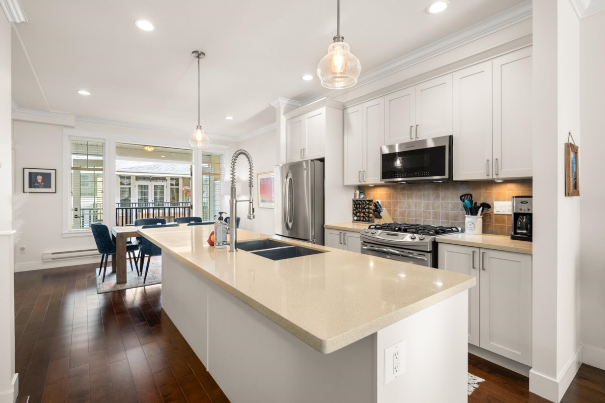 Kitchen Photo of 7 17171 2b Avenue, Surrey, BC