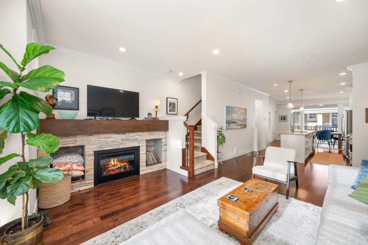 Mudroom Photo of 7 17171 2b Avenue, Surrey, BC