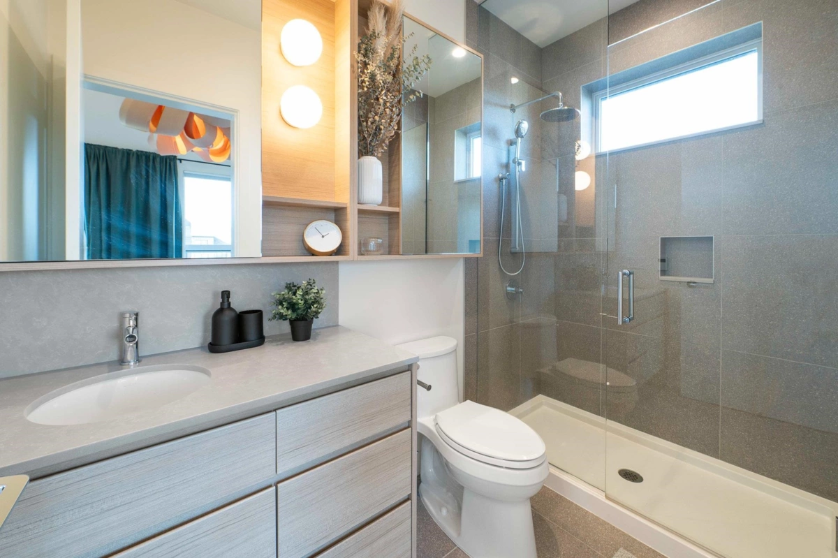 Hallway Photo of 19 6340 Market Avenue, Delta, BC