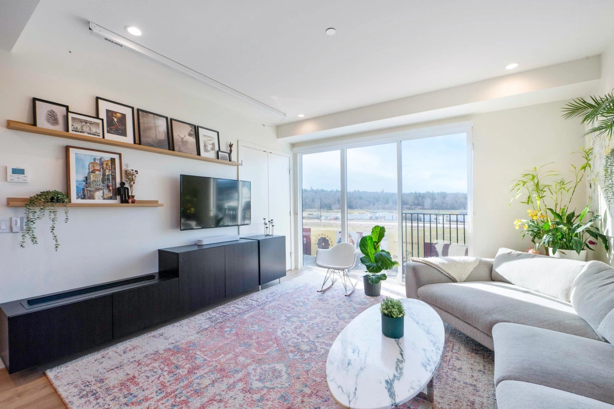 Living Room Photo of 19 6340 Market Avenue, Delta, BC