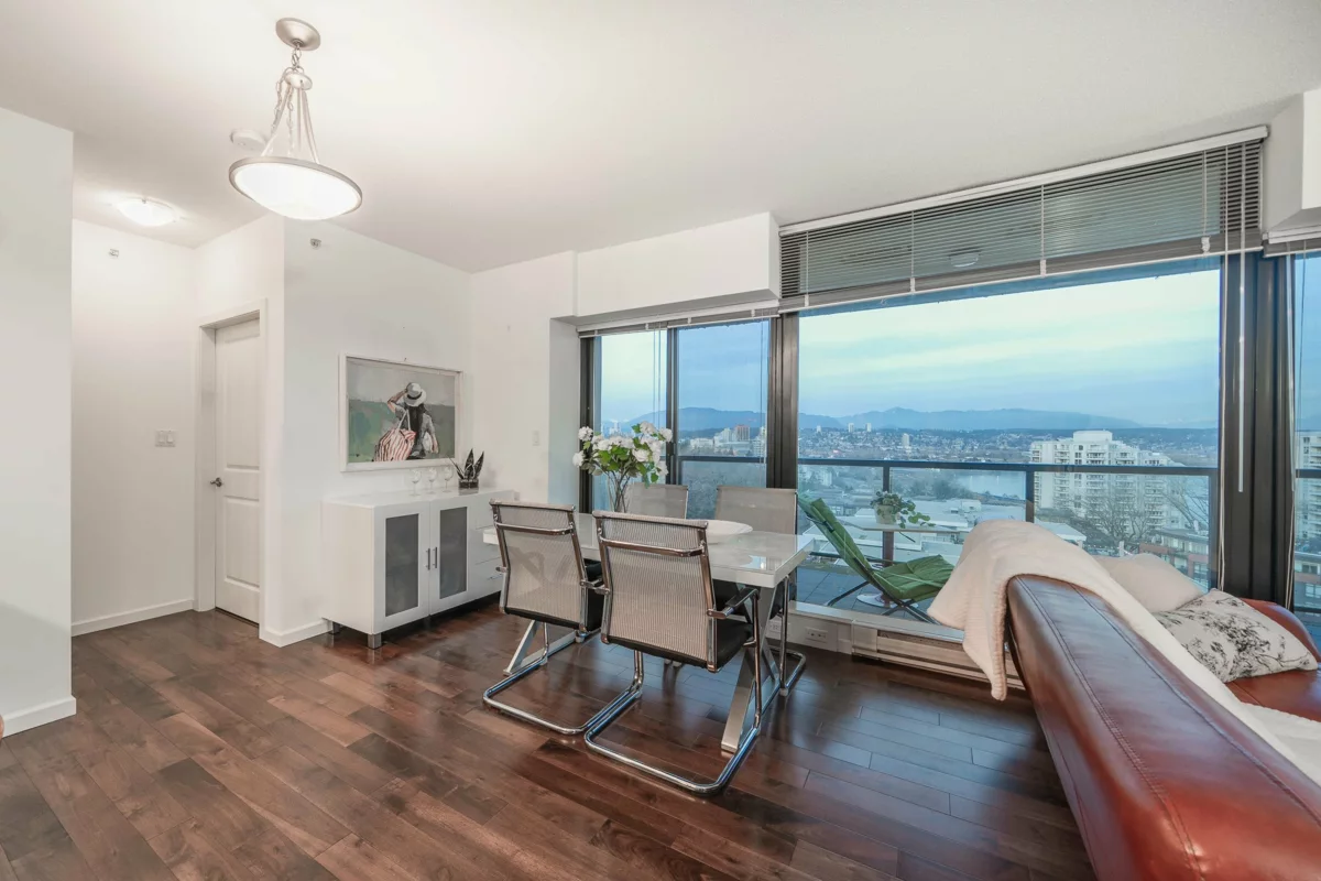 Breakfast Nook Photo of 804 15 E Royal Avenue, New Westminster, BC