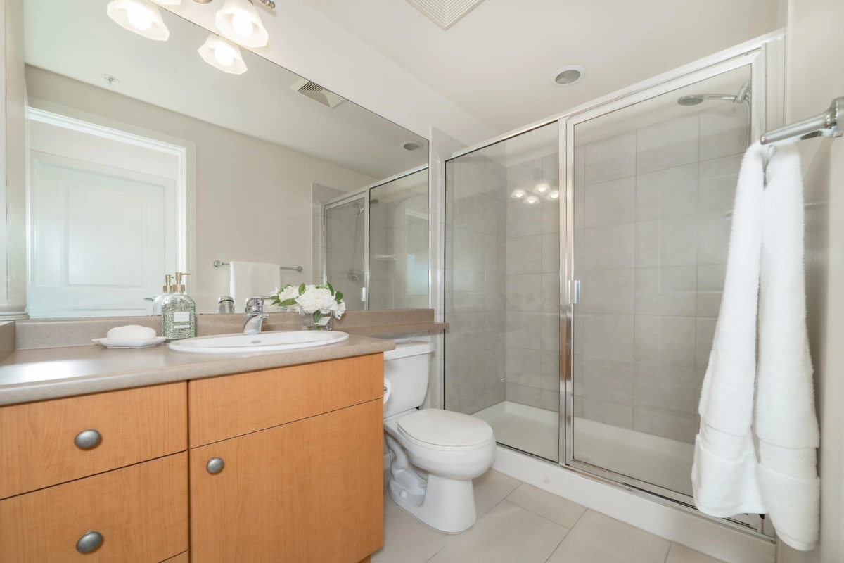 Office / Den Photo of 804 15 E Royal Avenue, New Westminster, BC