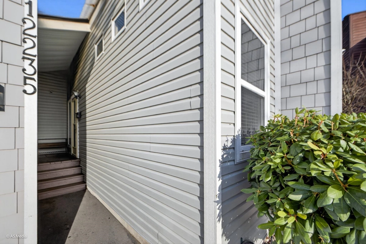 Family Room Photo of 12235 80a Avenue, Surrey, BC