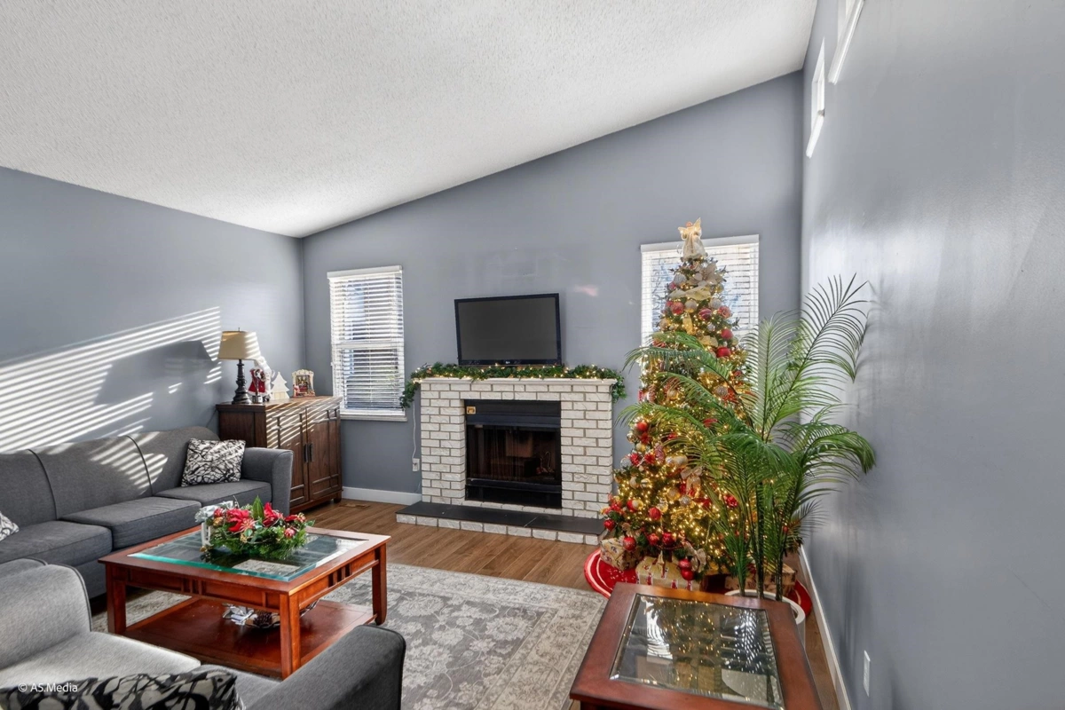 Kitchen Photo of 12235 80a Avenue, Surrey, BC