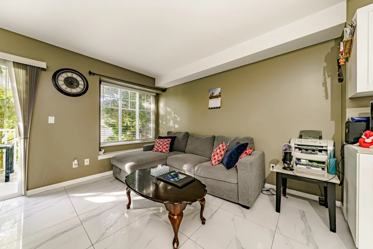 Kitchen Photo of 80 12110 75a Avenue, Surrey, BC