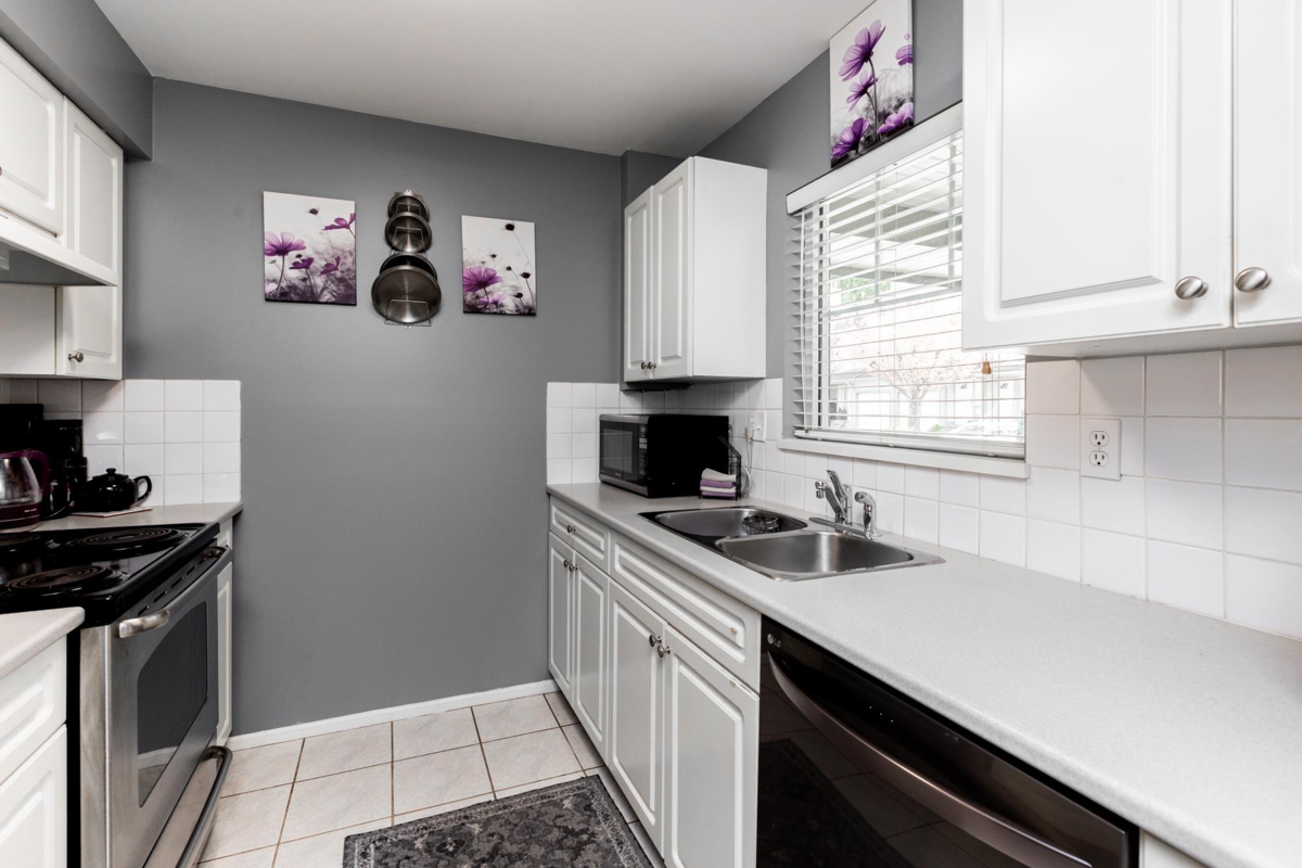 Breakfast Nook Photo of 54 8892 208 Street, Langley, BC