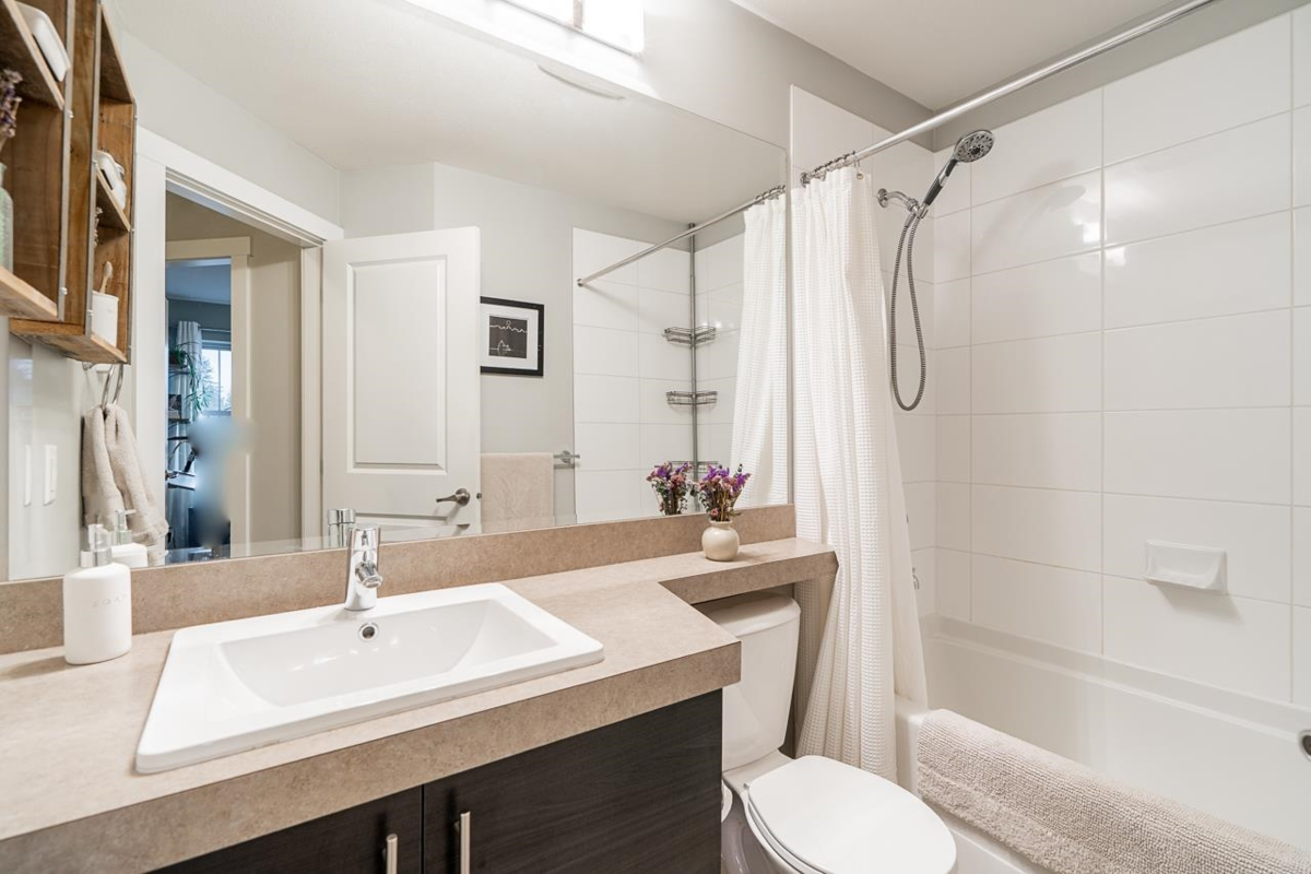 Front Yard Photo of 8 9525 204 Street, Langley, BC