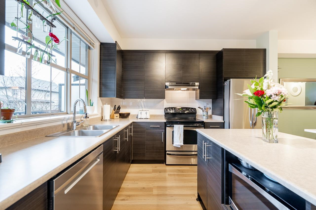 Guest Bathroom Photo of 8 9525 204 Street, Langley, BC