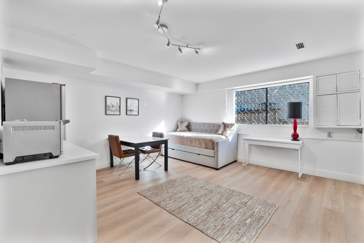 Backyard Photo of 284 Montroyal Boulevard, North Vancouver, BC