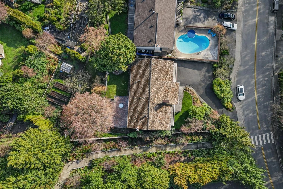 Community Amenities Photo (Clubhouse) of 284 Montroyal Boulevard, North Vancouver, BC