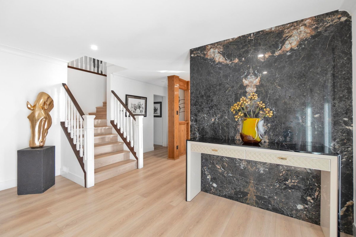 Dining Area Photo of 284 Montroyal Boulevard, North Vancouver, BC