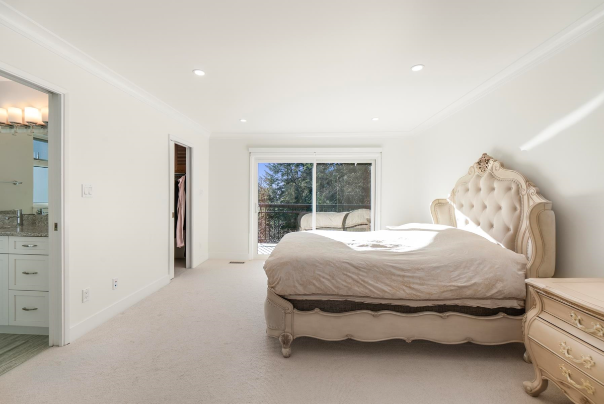 Hallway Photo of 284 Montroyal Boulevard, North Vancouver, BC