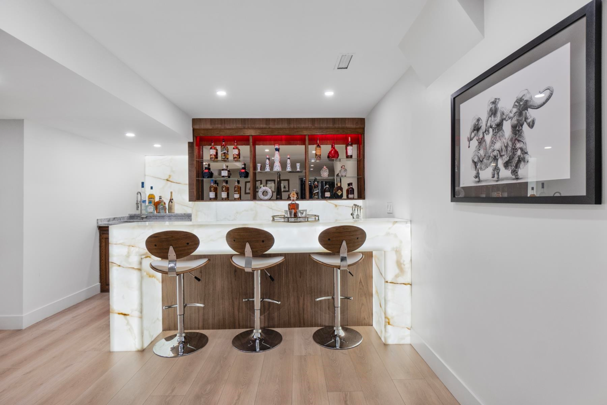 Mudroom Photo of 284 Montroyal Boulevard, North Vancouver, BC