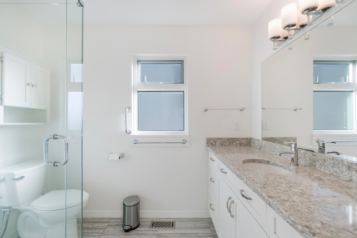 Outdoor Patio Photo of 284 Montroyal Boulevard, North Vancouver, BC