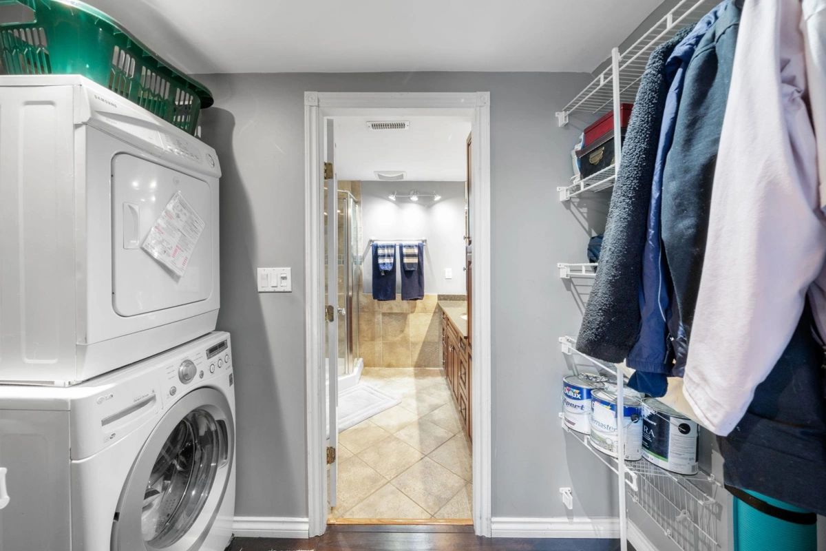 Front Yard Photo of 479 E 29th Street, North Vancouver, BC