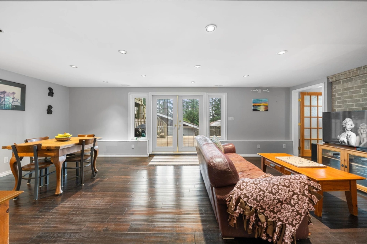 Laundry Room Photo of 479 E 29th Street, North Vancouver, BC