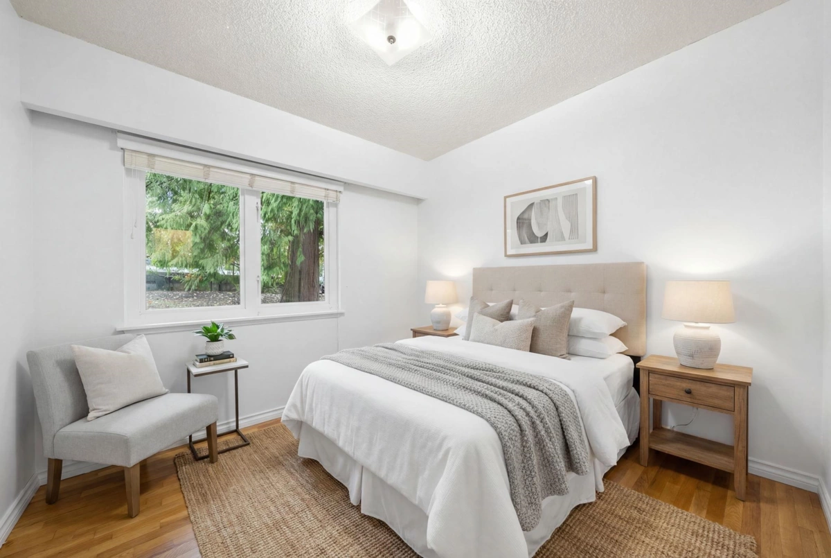 Powder Room Photo of 479 E 29th Street, North Vancouver, BC