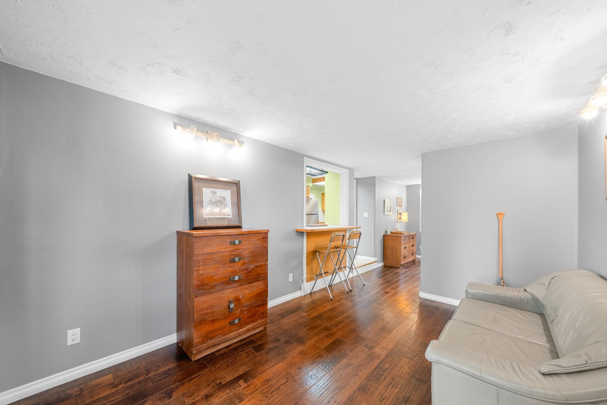 Primary Bathroom Photo of 479 E 29th Street, North Vancouver, BC