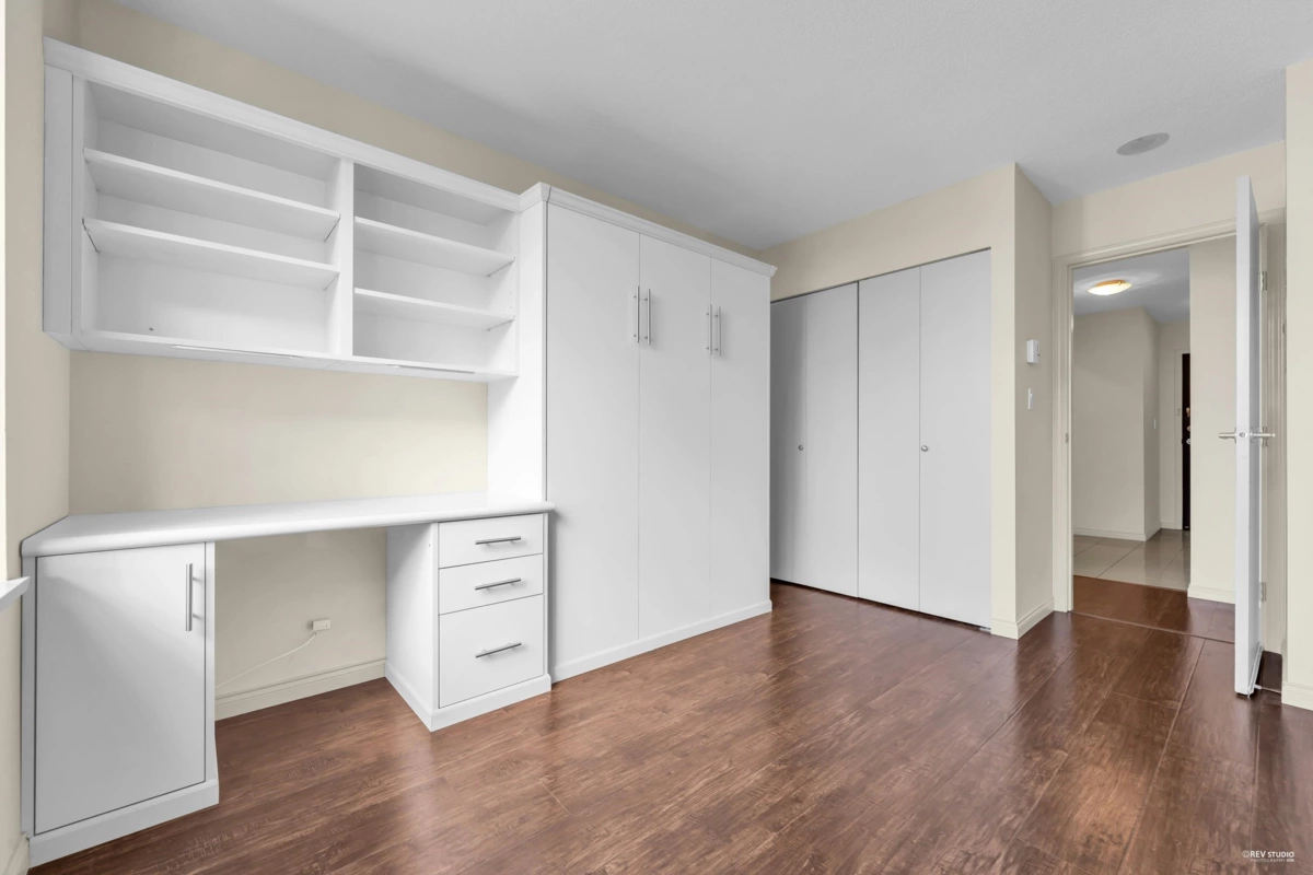 Laundry Room Photo of 1201 6331 Buswell Street, Richmond, BC