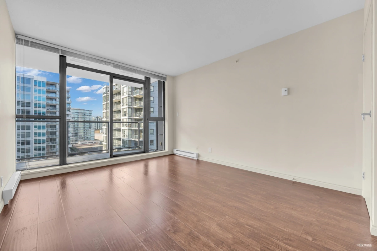 Walk-In Closet Photo of 1201 6331 Buswell Street, Richmond, BC