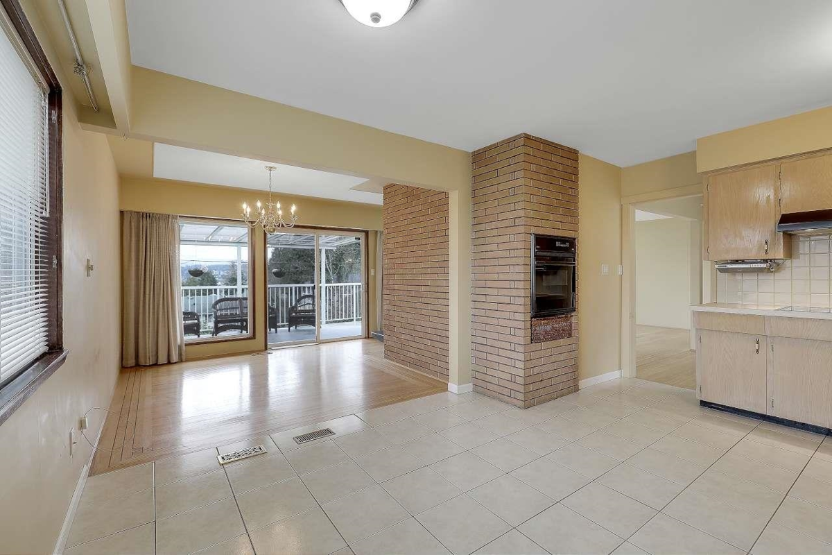 Breakfast Nook Photo of 13753 114 Avenue, Surrey, BC