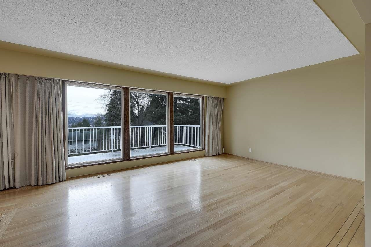 Dining Area Photo of 13753 114 Avenue, Surrey, BC