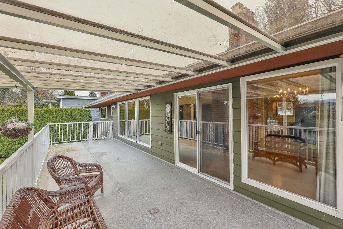 Hallway Photo of 13753 114 Avenue, Surrey, BC