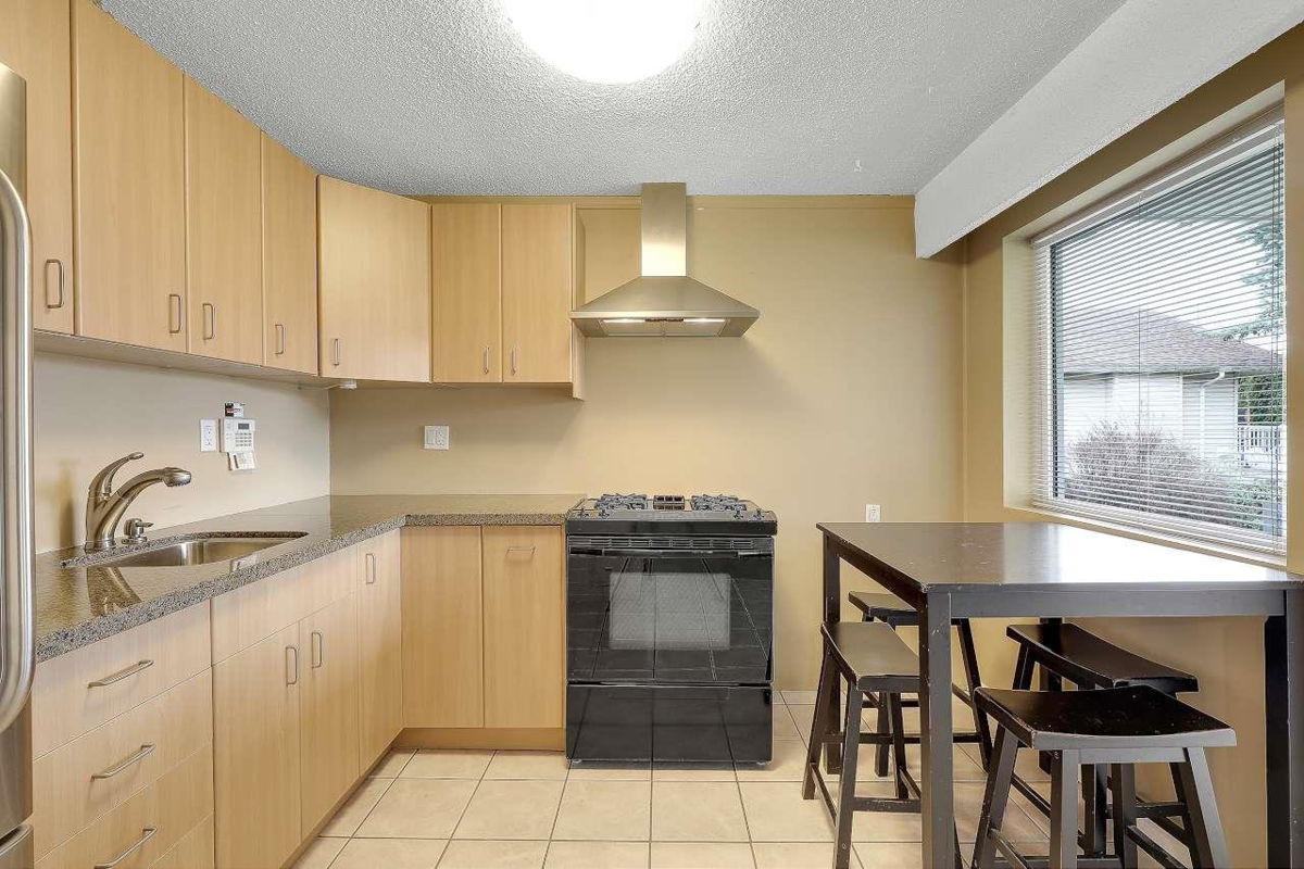 Mudroom Photo of 13753 114 Avenue, Surrey, BC