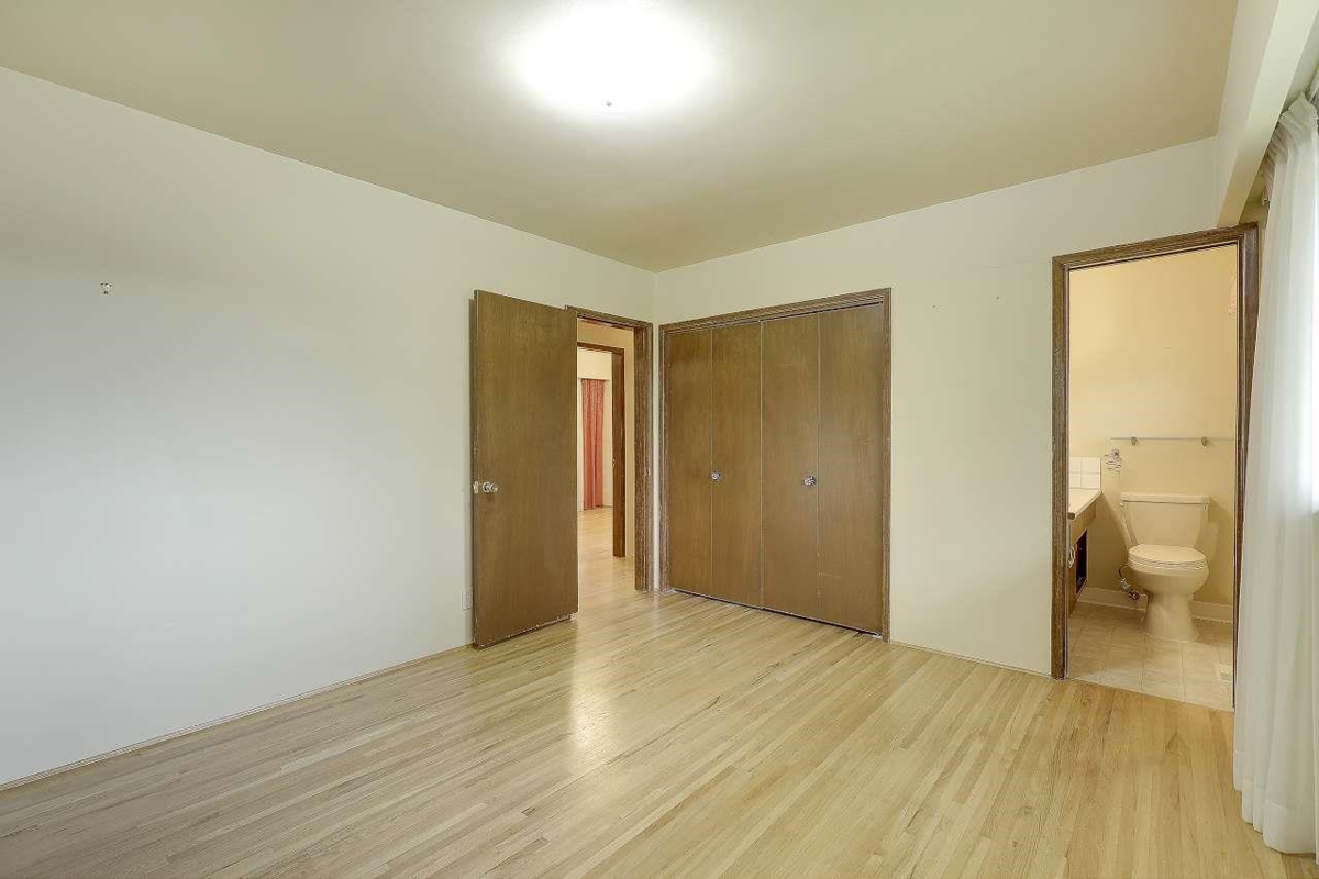 Powder Room Photo of 13753 114 Avenue, Surrey, BC