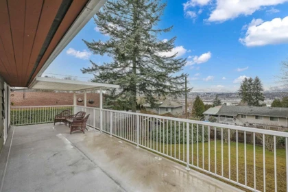 Staircase Photo of 13753 114 Avenue, Surrey, BC