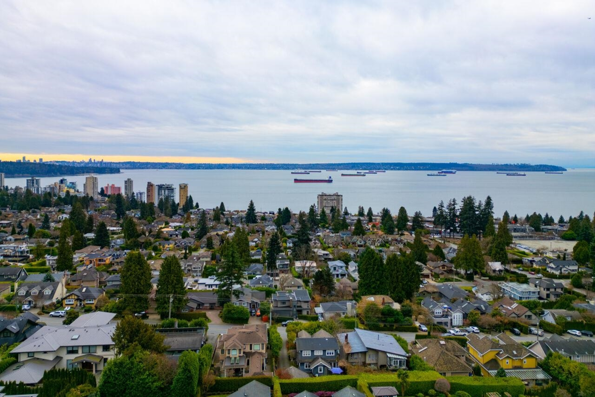 Bedroom 2 Photo of 2338 Ottawa Avenue, West Vancouver, BC