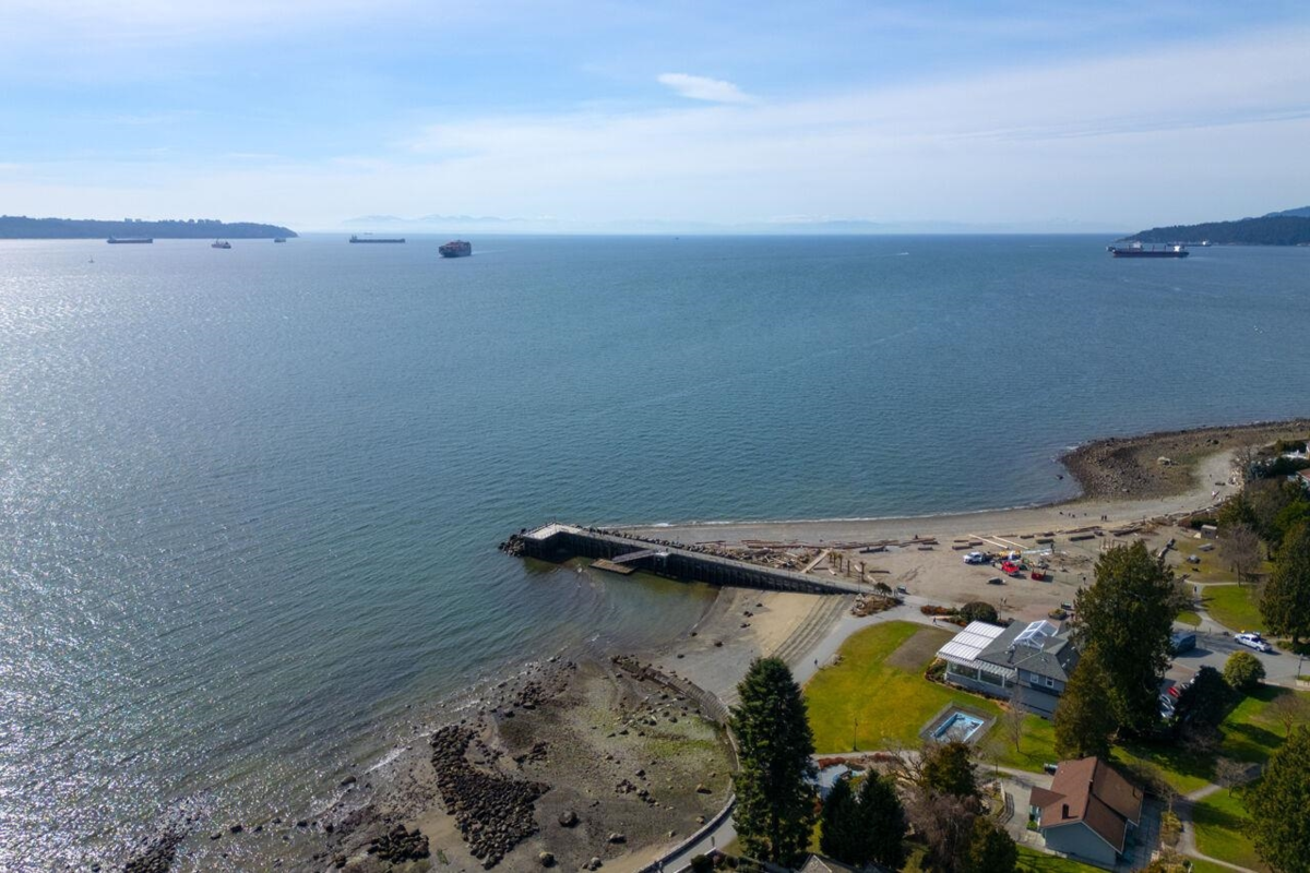 Laundry Room Photo of 2338 Ottawa Avenue, West Vancouver, BC