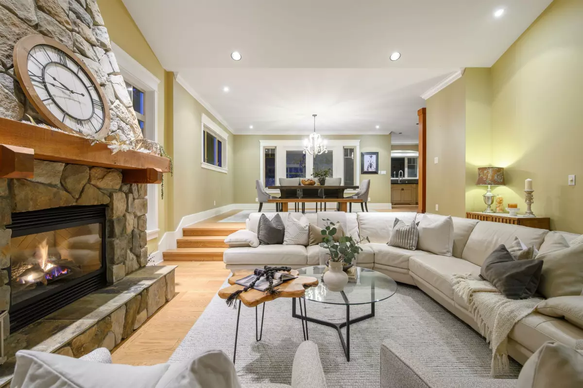 Dining Area Photo of 3402 Anne Macdonald Way, North Vancouver, BC