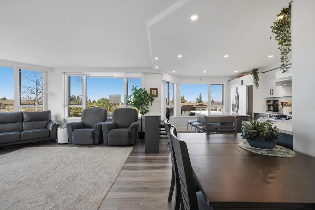 Family Room Photo of 601 3150 Gladwin Road, Abbotsford, BC