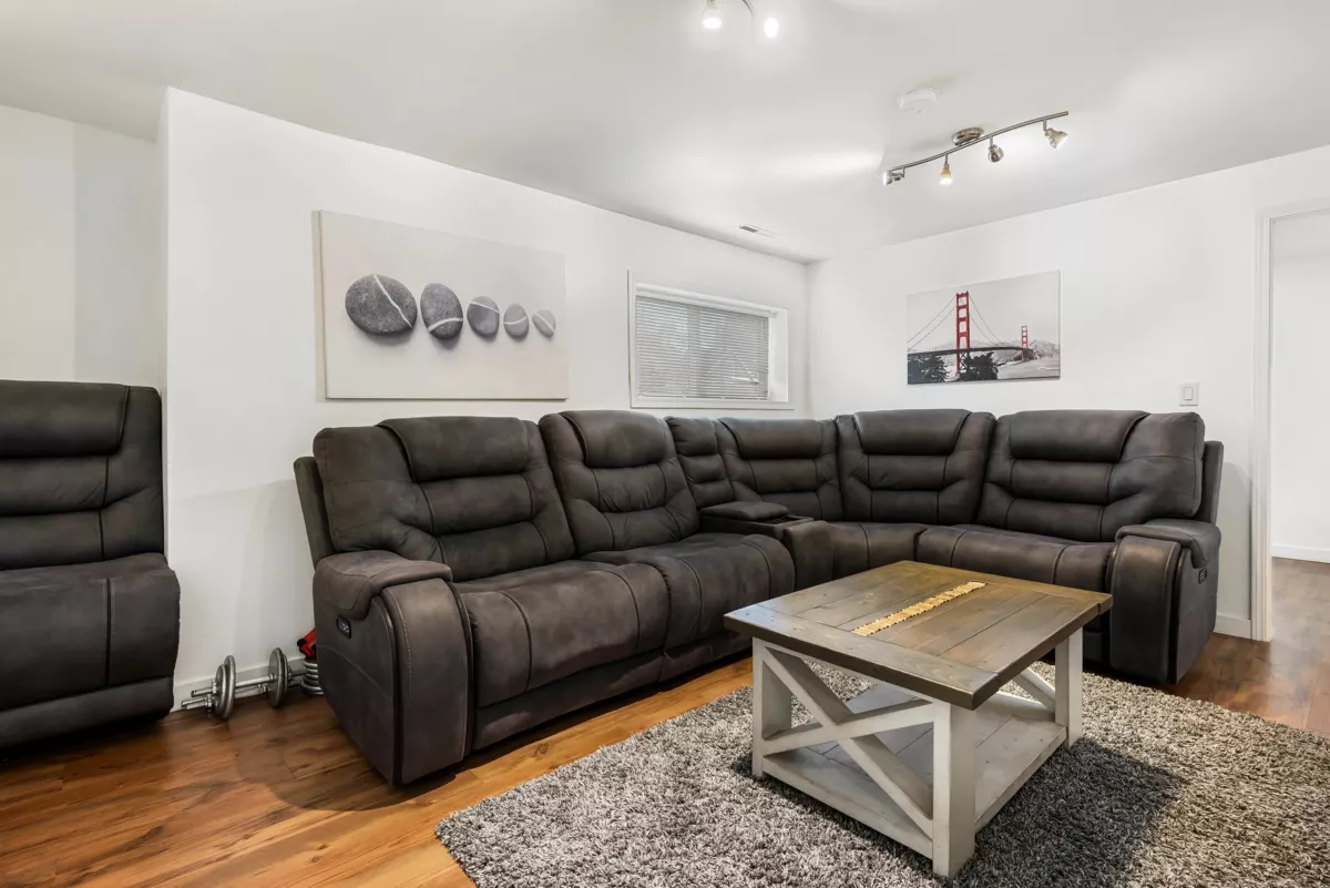 Basement Recreation Room Photo of 6970 Centennial Drive, Chilliwack, BC