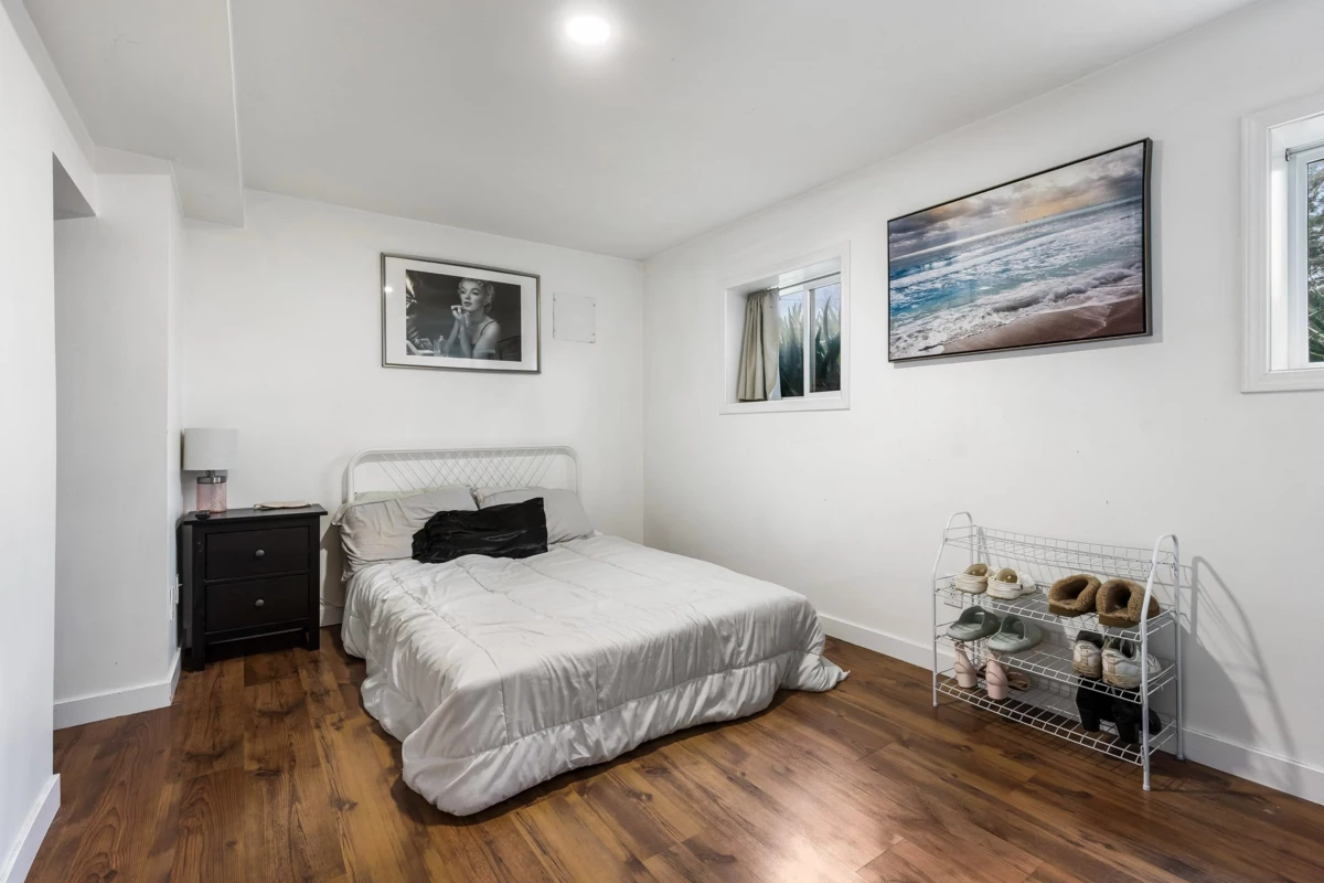 Entry Foyer Photo of 6970 Centennial Drive, Chilliwack, BC