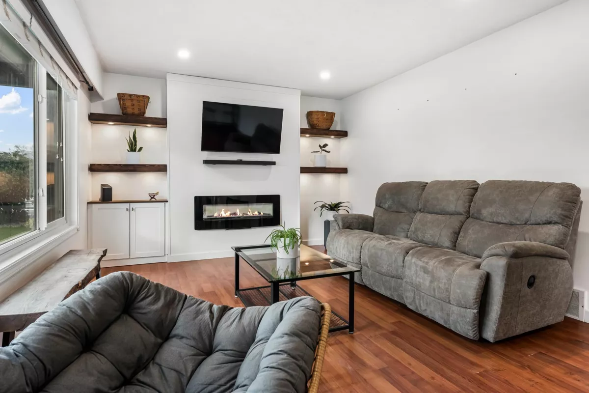 Kitchen Photo of 6970 Centennial Drive, Chilliwack, BC