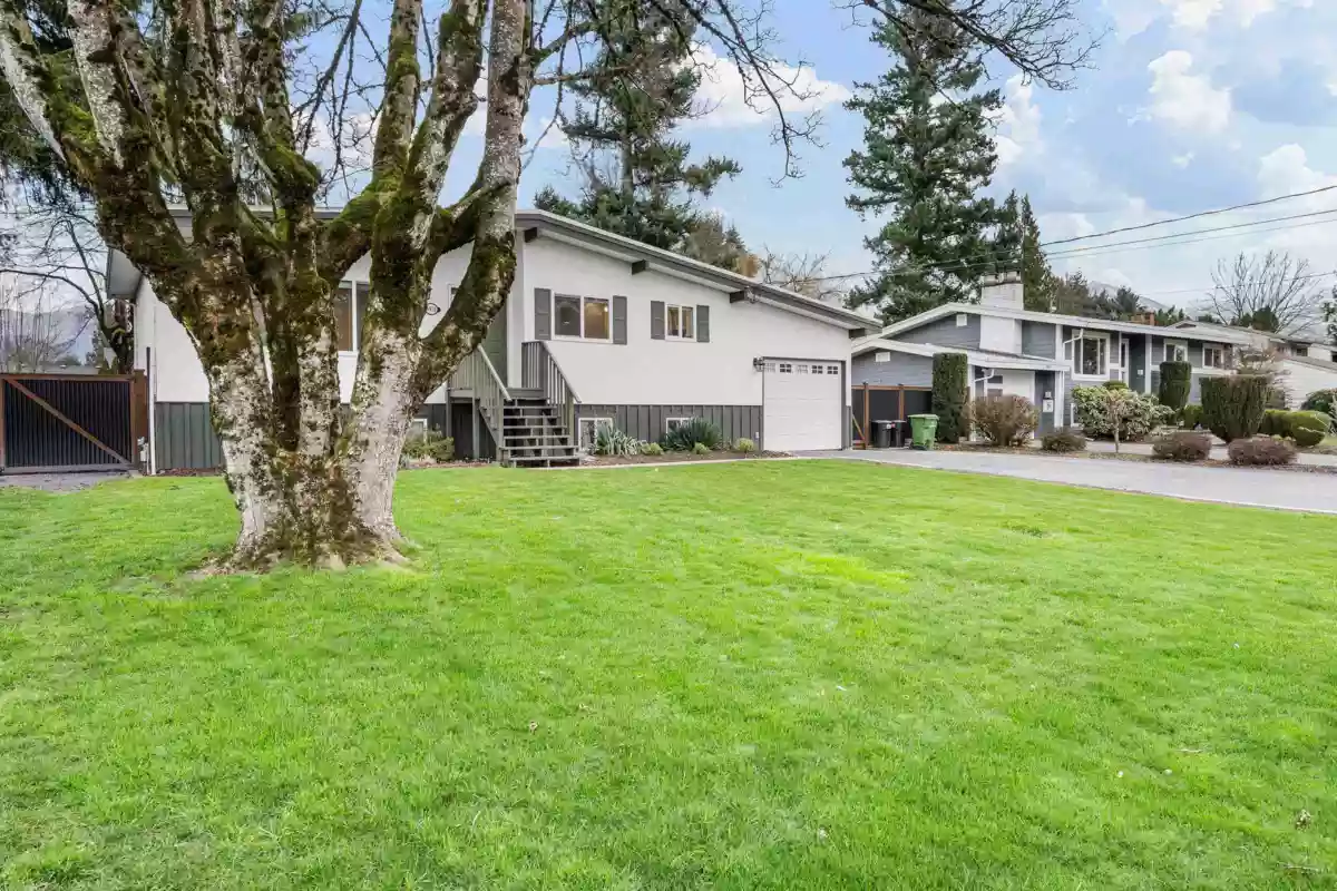 Outdoor Kitchen Photo of 6970 Centennial Drive, Chilliwack, BC