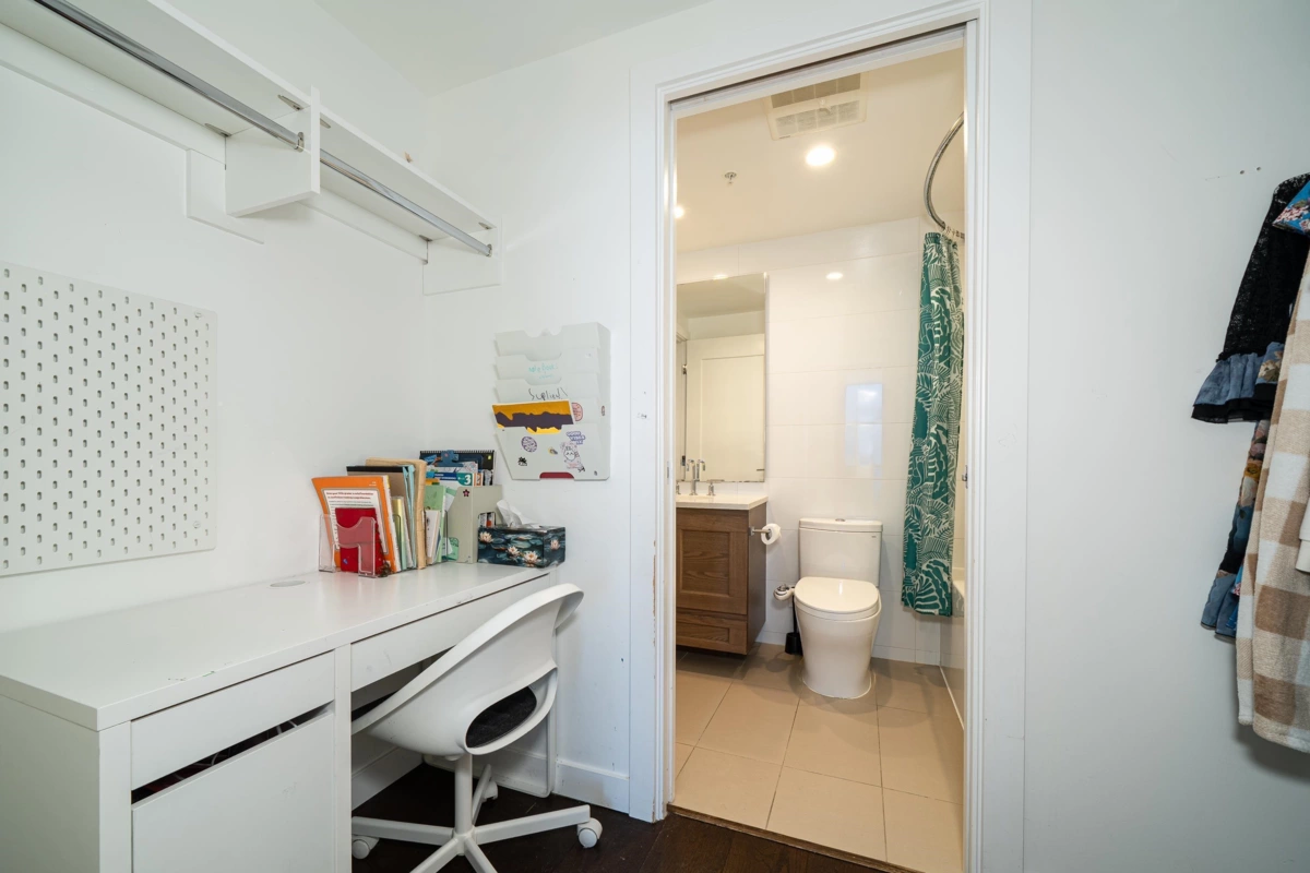Entry Foyer Photo of 2001 5629 Birney Avenue, Vancouver, BC