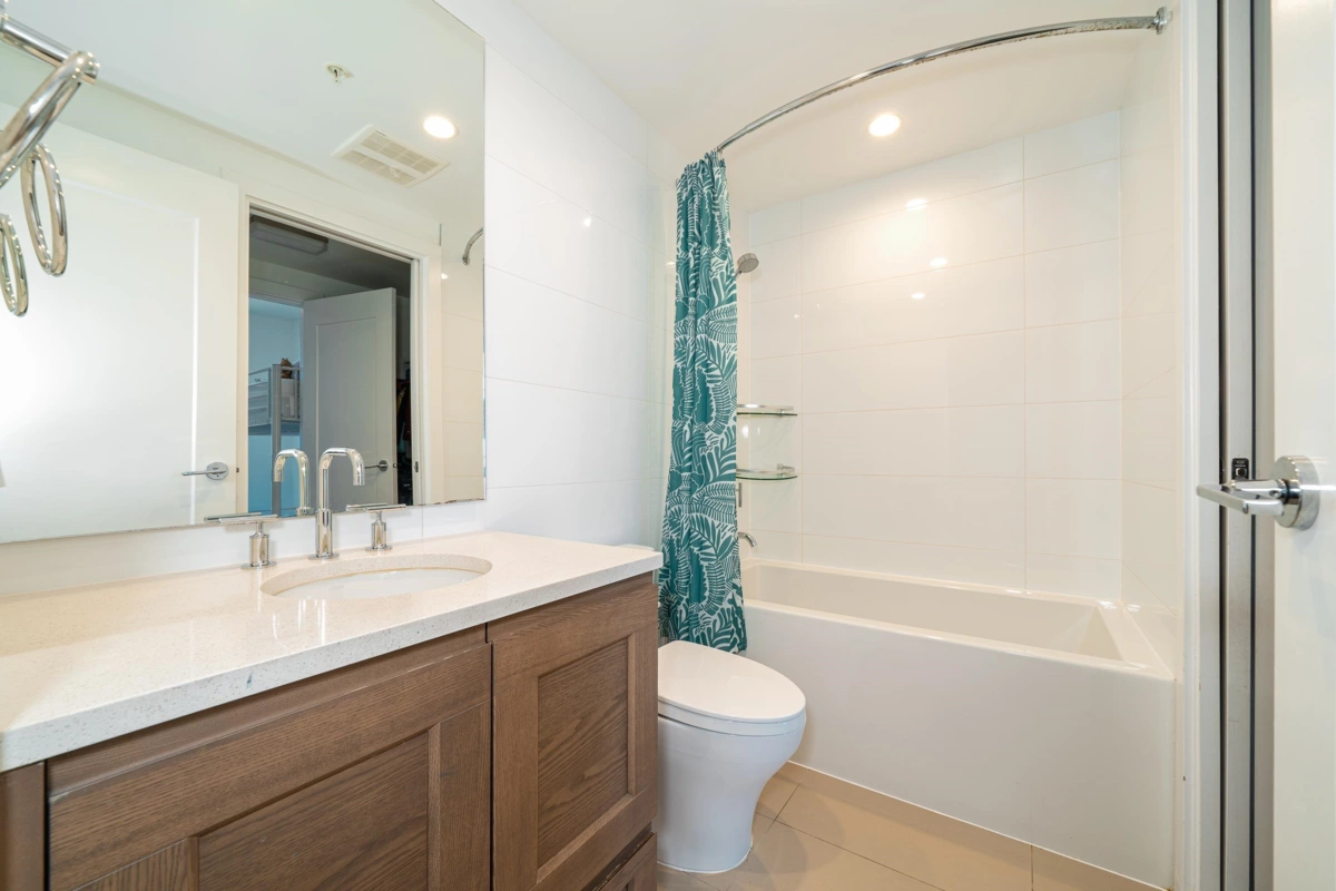 Hallway Photo of 2001 5629 Birney Avenue, Vancouver, BC