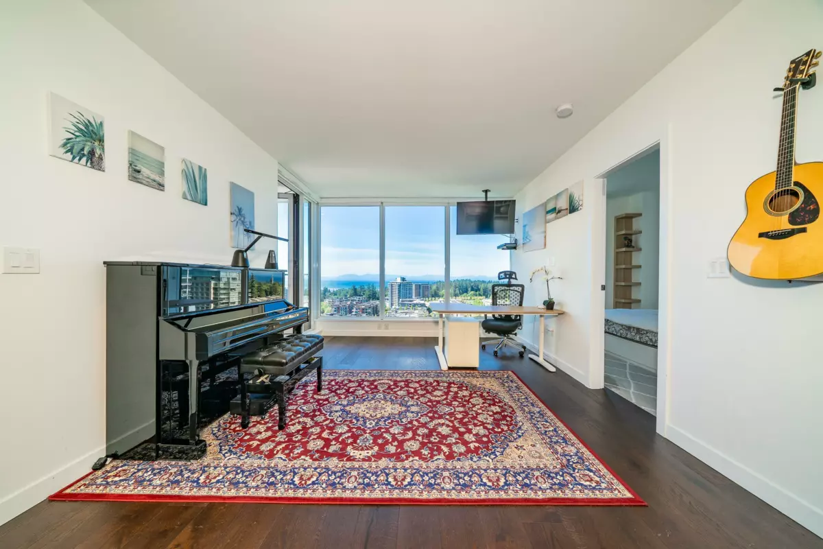 Kitchen Island Photo of 2001 5629 Birney Avenue, Vancouver, BC